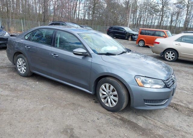 2012 VOLKSWAGEN Passat
