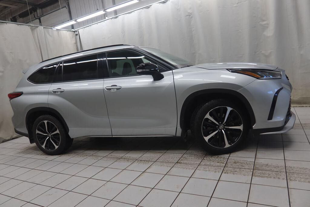 2021 TOYOTA Highlander