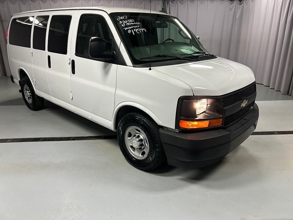 2017 CHEVROLET Express