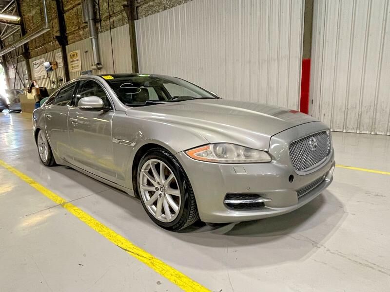 2011 JAGUAR XJ
