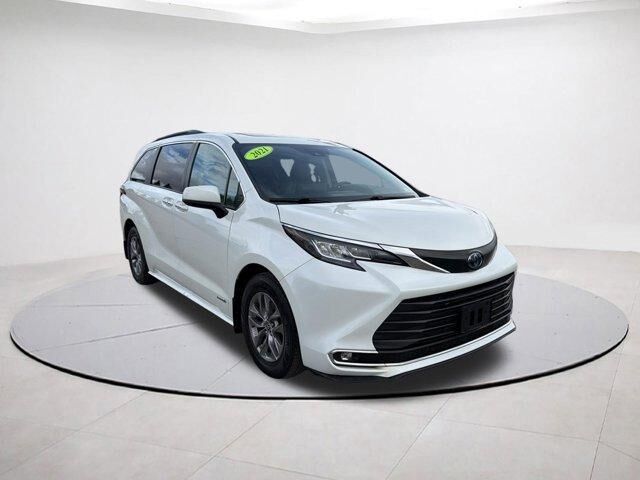 2021 TOYOTA Sienna