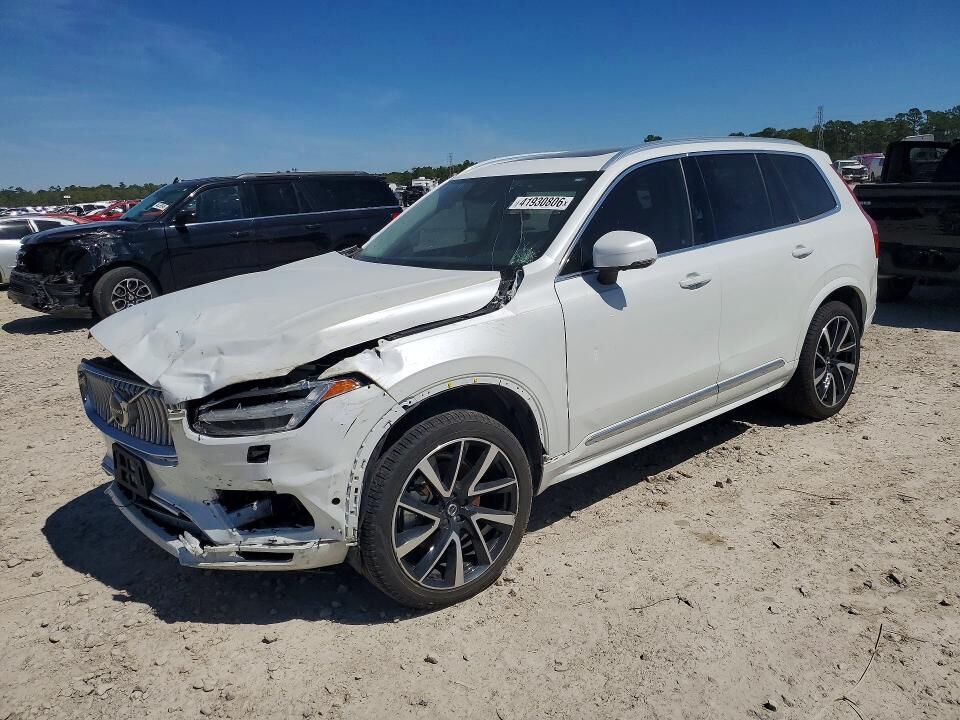 2023 VOLVO XC90