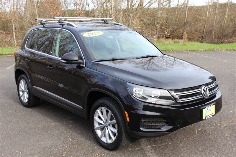 2017 VOLKSWAGEN Tiguan