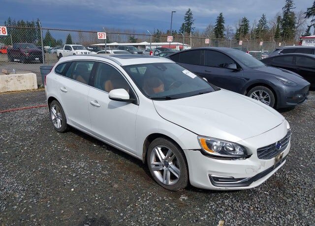 2015 VOLVO V60