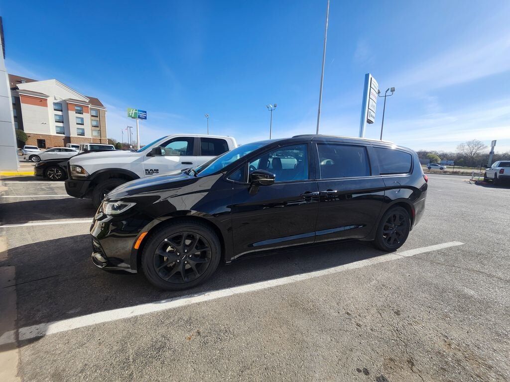 2025 CHRYSLER Pacifica