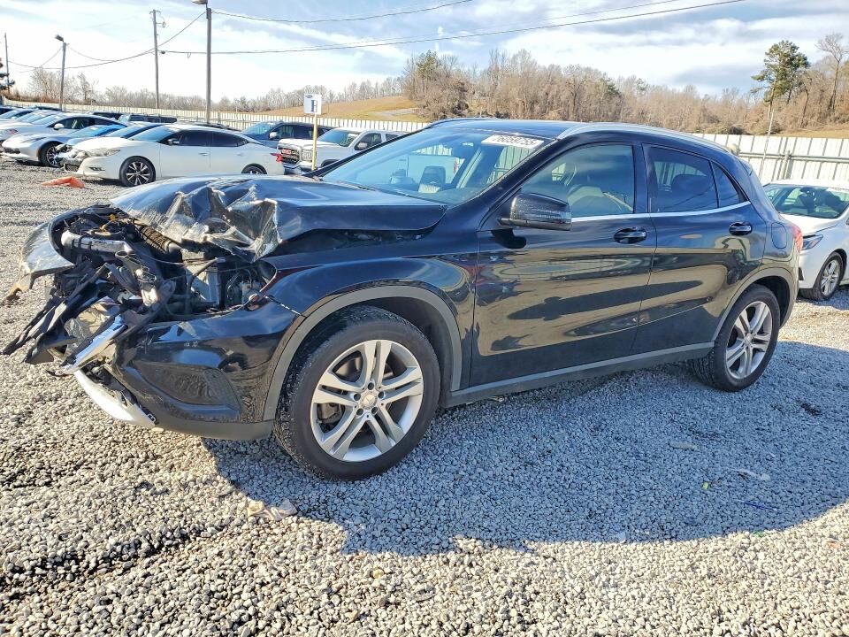 2015 MERCEDES-BENZ GLA-Class