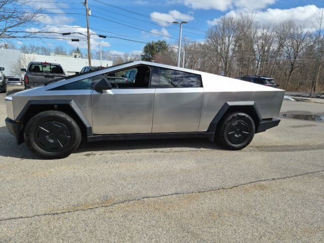 2024 TESLA Cybertruck