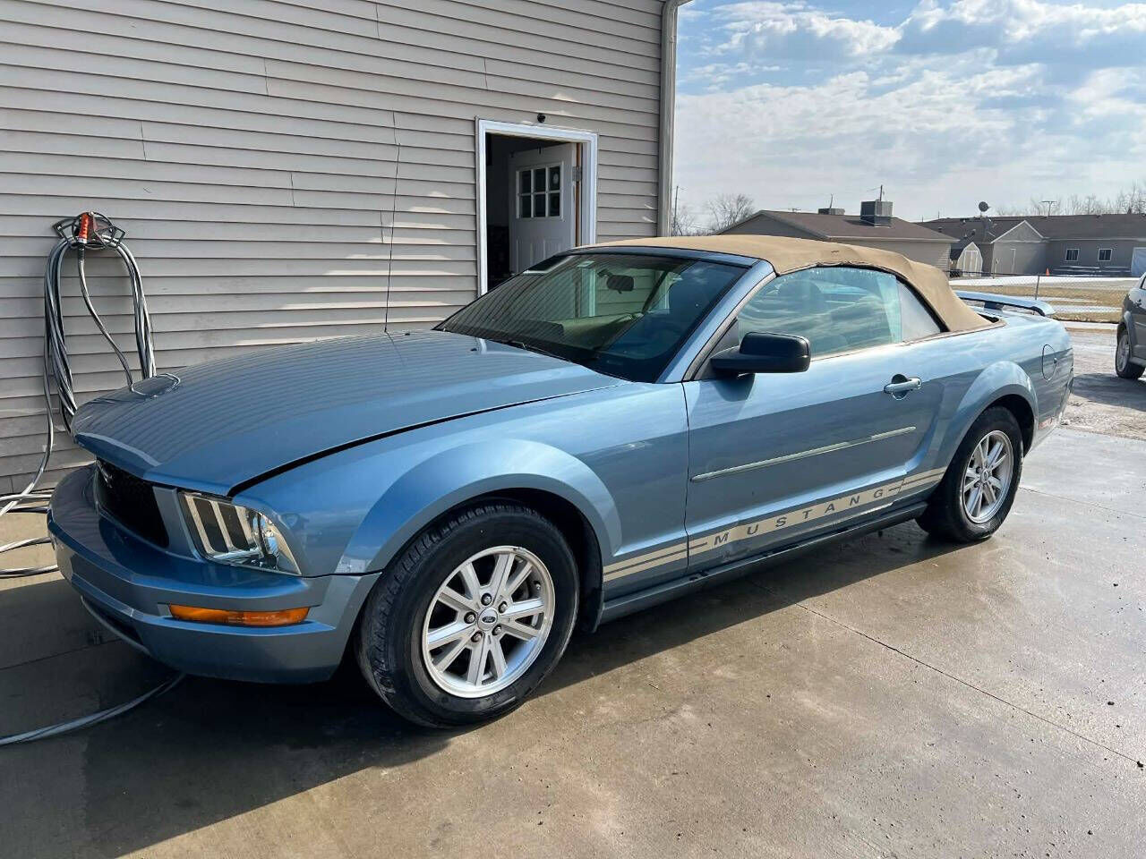2005 FORD Mustang