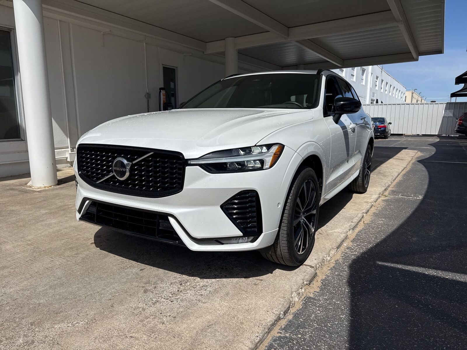 2023 VOLVO XC60