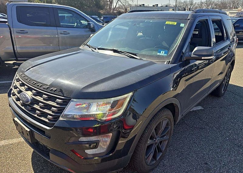 2017 FORD Explorer