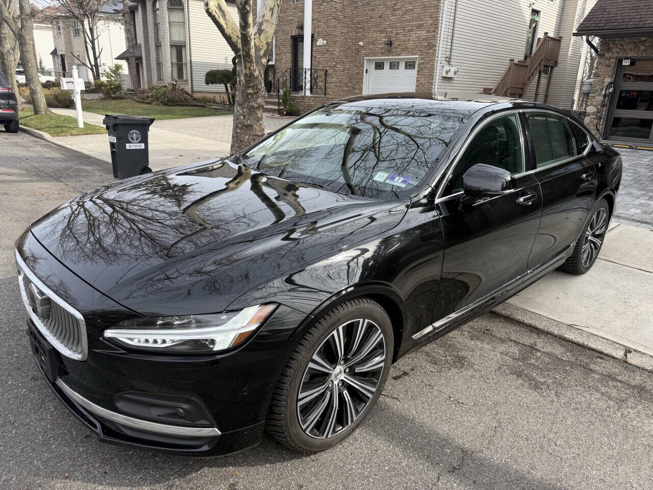 2023 VOLVO S90