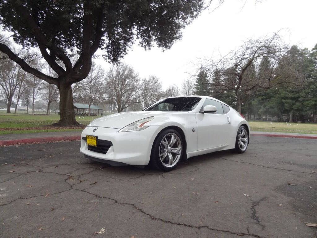 2011 NISSAN 370Z