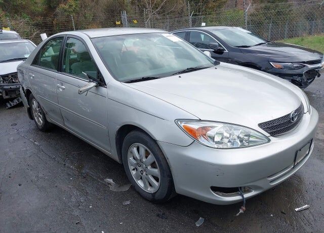 2004 TOYOTA Camry