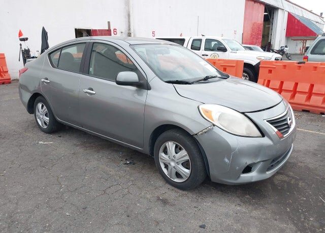 2013 NISSAN Versa