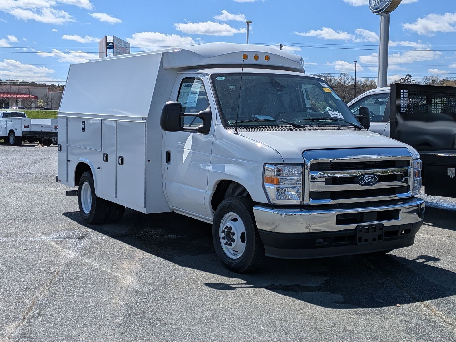 2027 FORD E-350