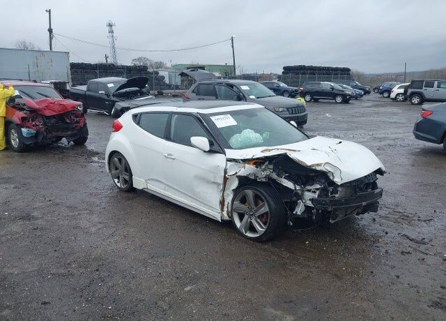 2013 HYUNDAI Veloster