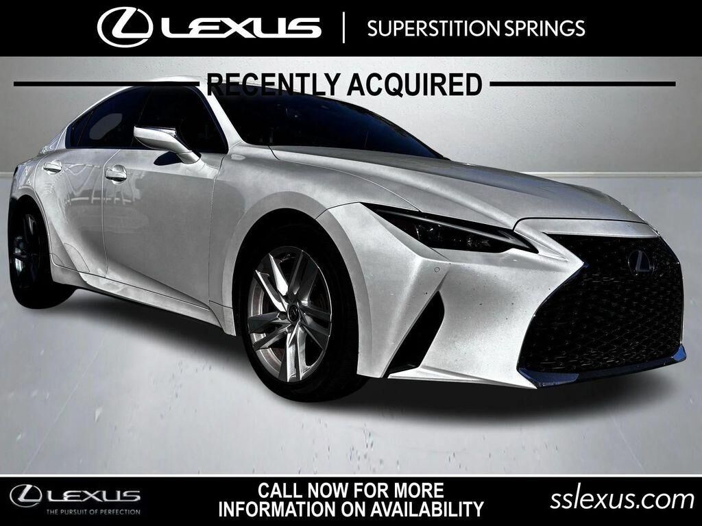 2021 LEXUS IS