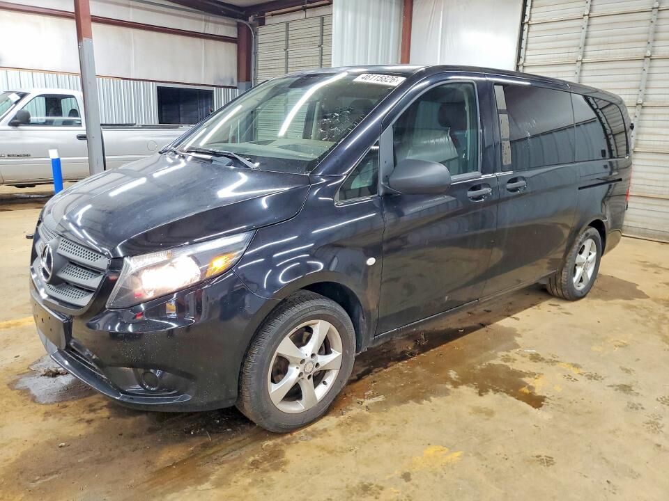 2017 MERCEDES-BENZ METRIS