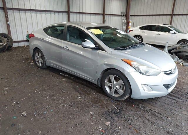 2013 HYUNDAI Elantra