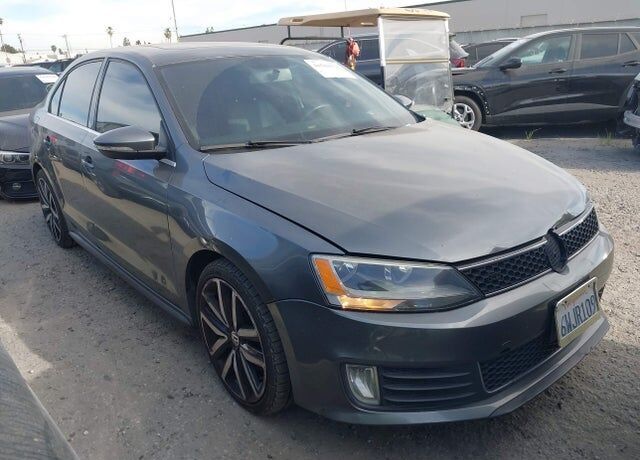 2012 VOLKSWAGEN Jetta