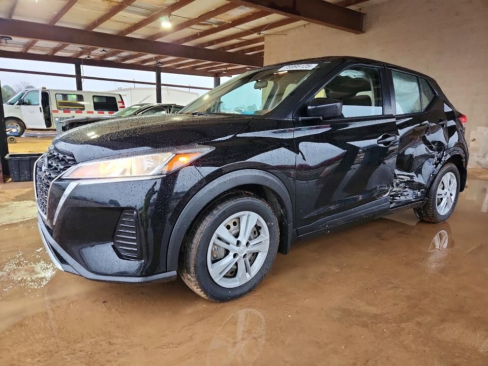 2022 NISSAN Kicks