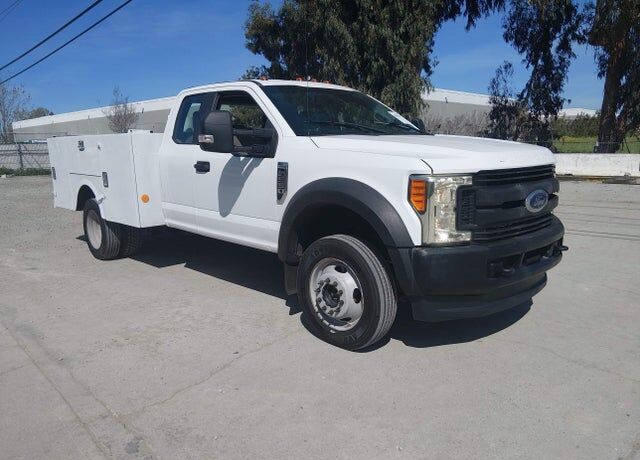 2017 FORD F-550