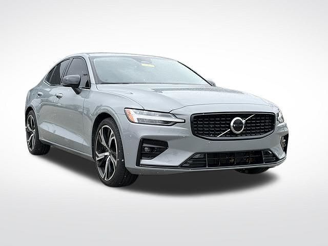 2024 VOLVO S60