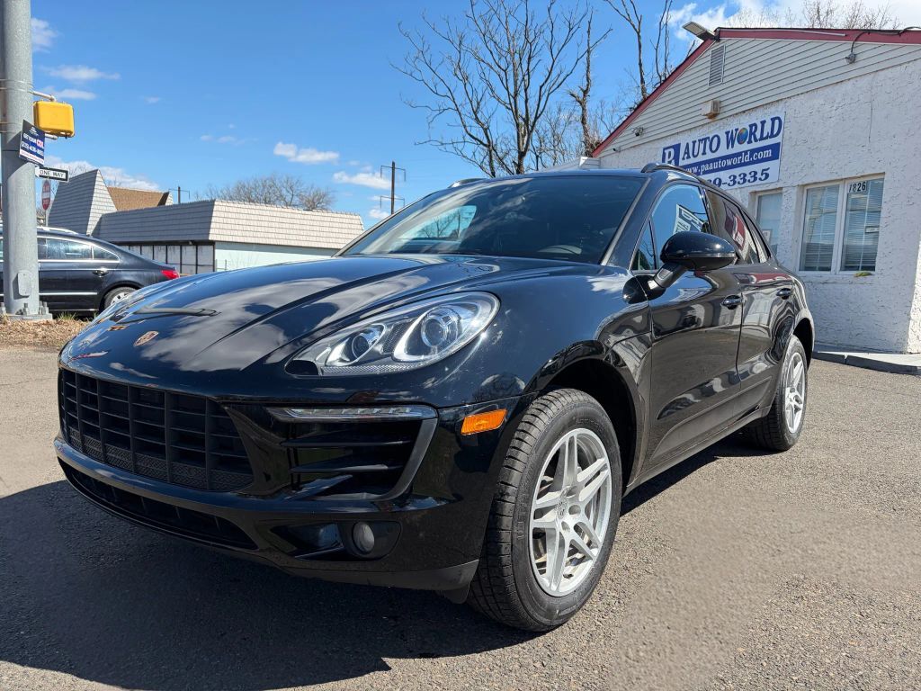2018 PORSCHE Macan