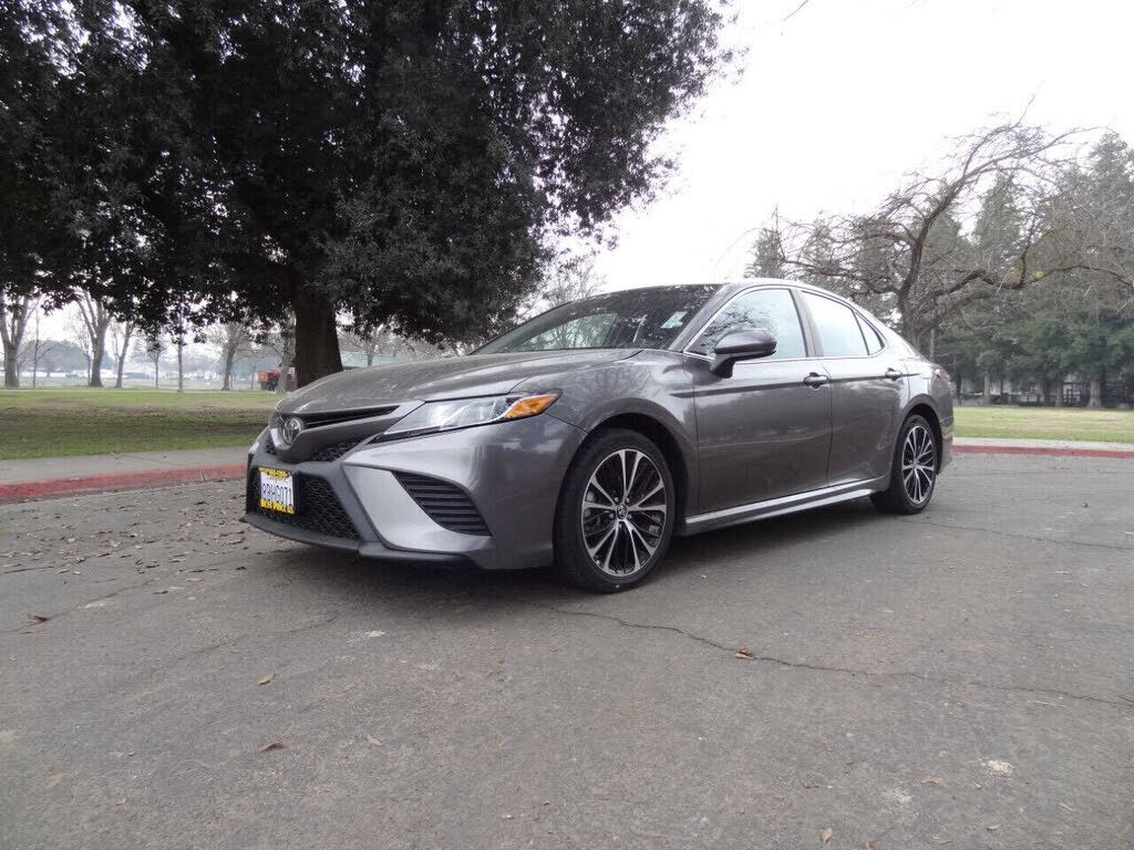 2018 TOYOTA Camry