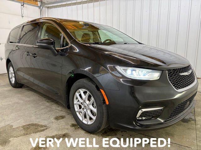 2023 CHRYSLER Pacifica