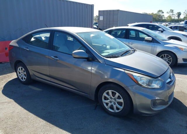2013 HYUNDAI Accent
