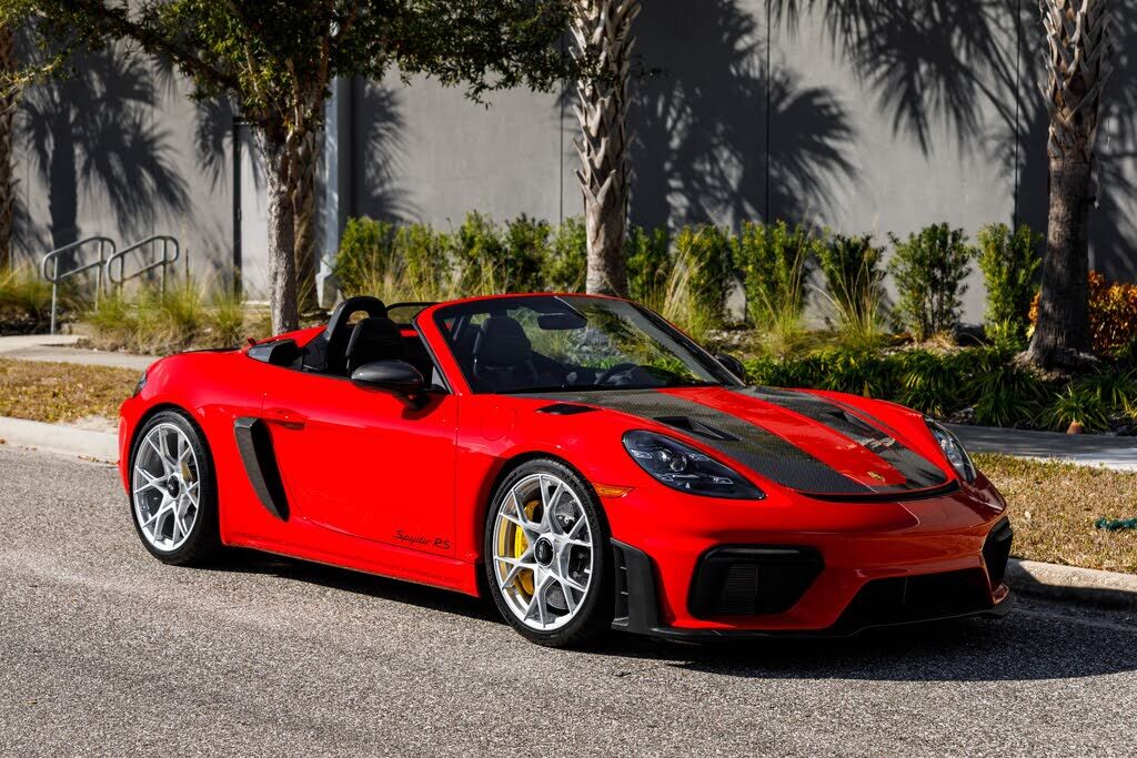 2025 PORSCHE 718