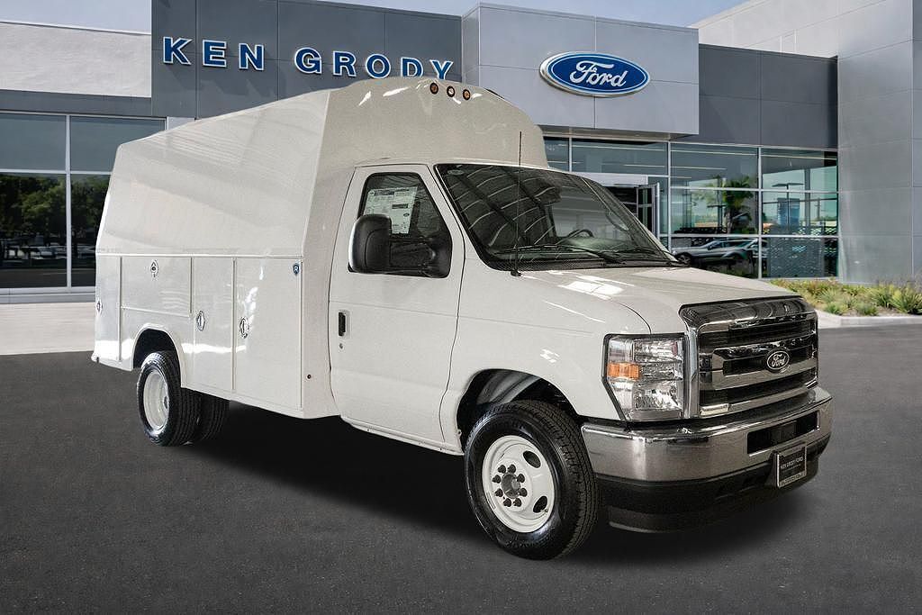 2026 FORD E-350