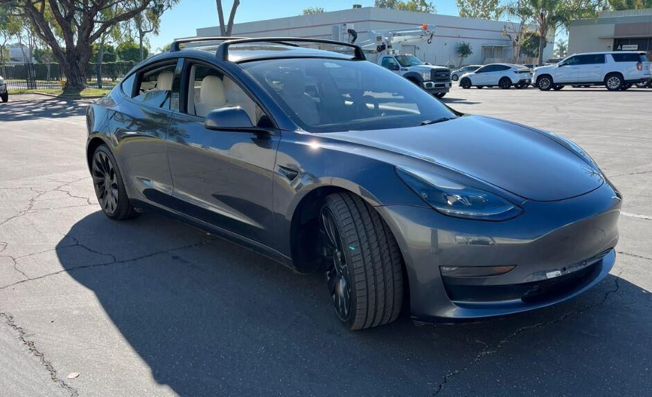 2022 TESLA Model 3
