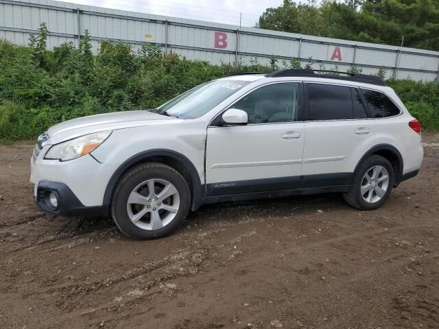 2014 SUBARU Outback