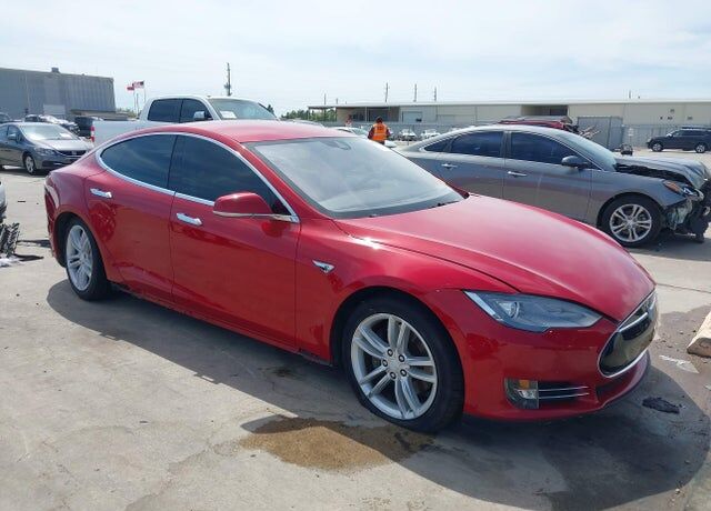 2015 TESLA Model S