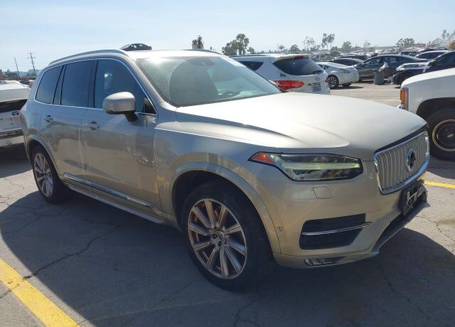 2016 VOLVO XC90