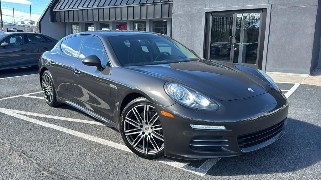 2015 PORSCHE Panamera