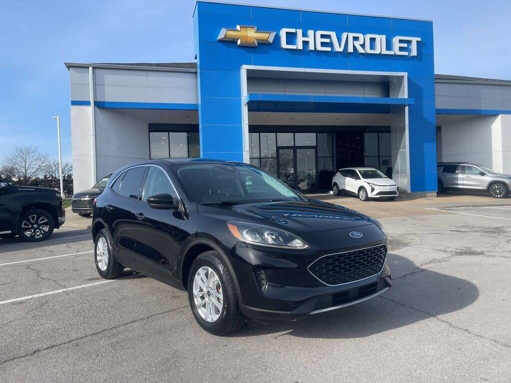 2021 FORD Escape