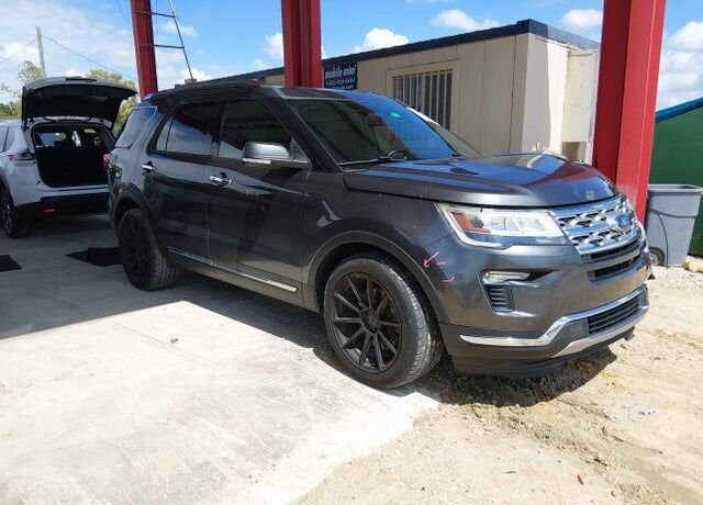 2018 FORD Explorer