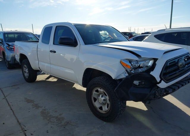 2018 TOYOTA Tacoma