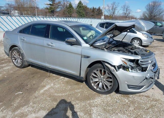 2013 FORD Taurus
