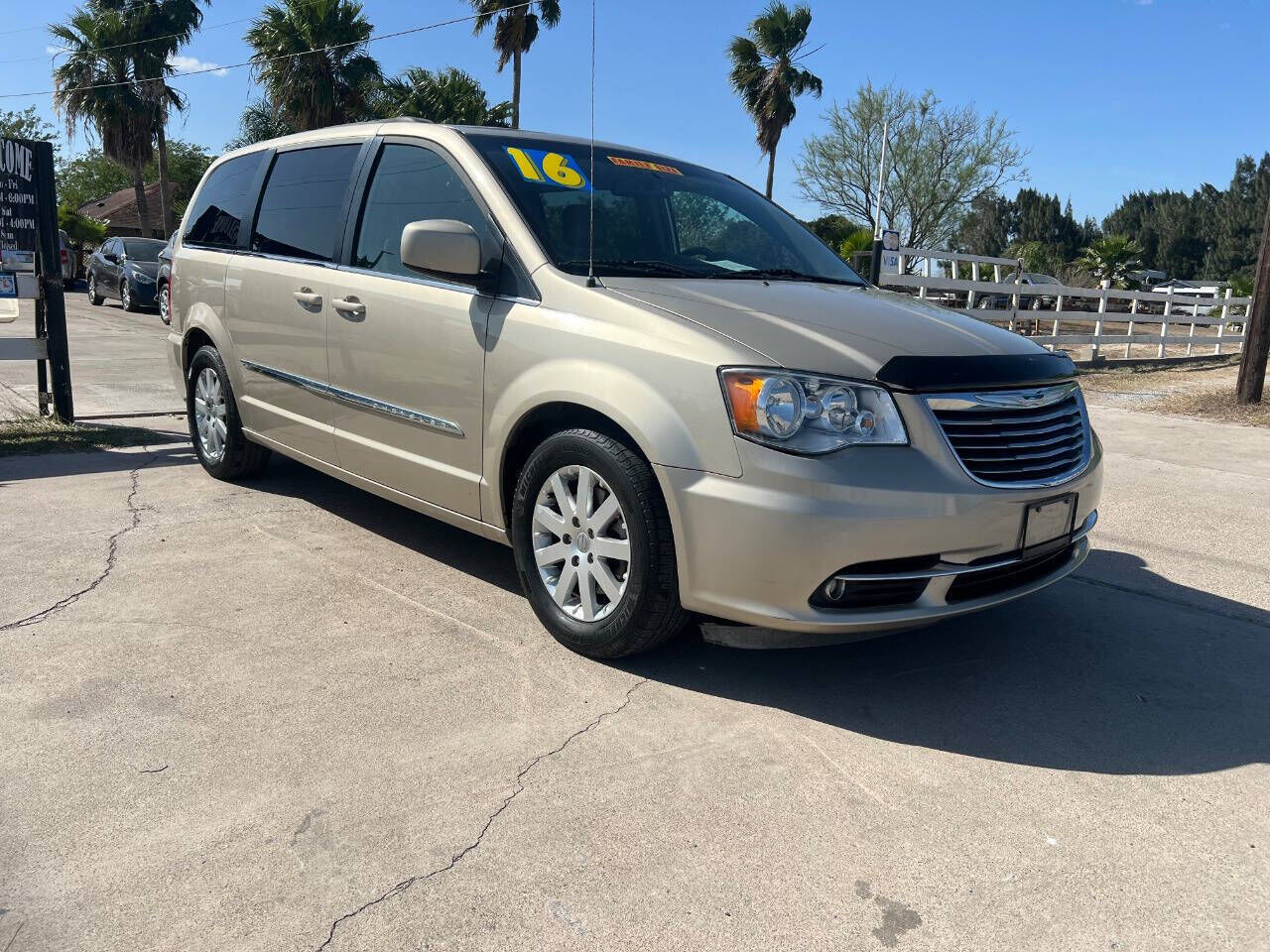 2016 CHRYSLER Town and Country