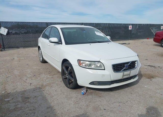 2010 VOLVO S40