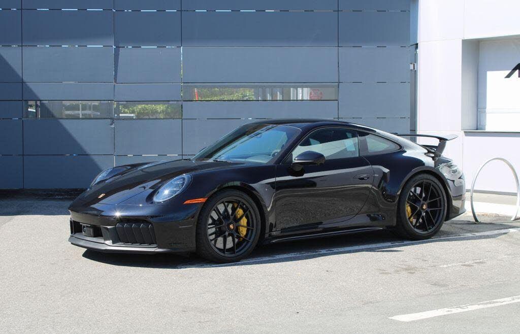 2025 PORSCHE 911