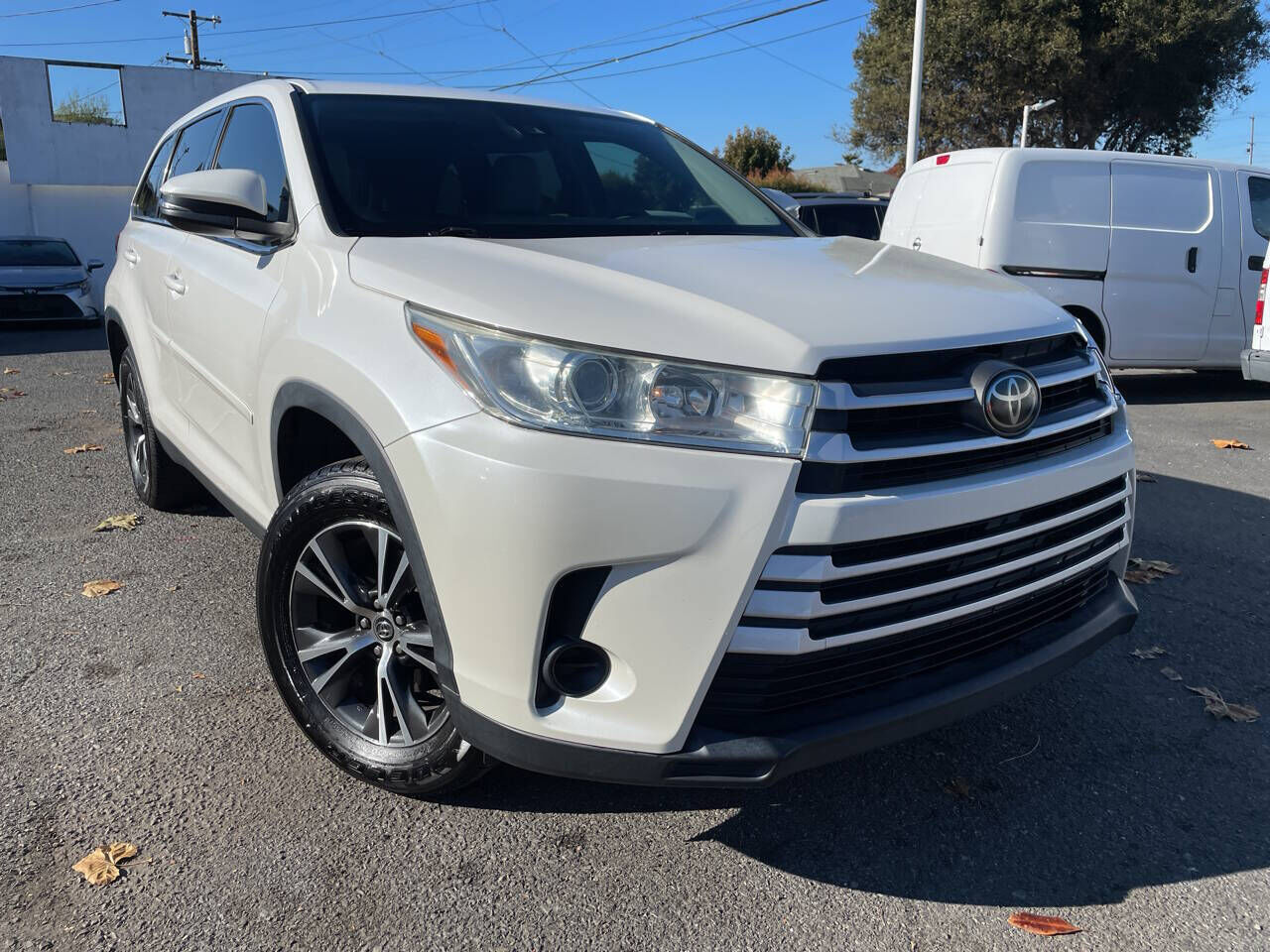 2019 TOYOTA Highlander