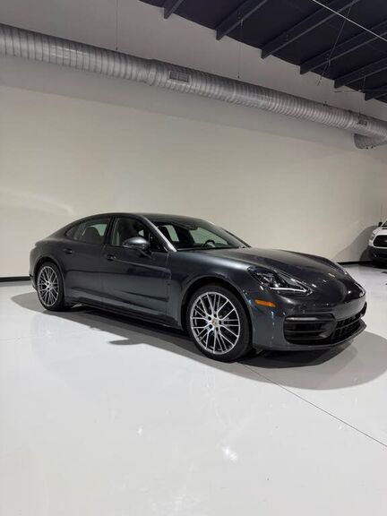 2022 PORSCHE Panamera
