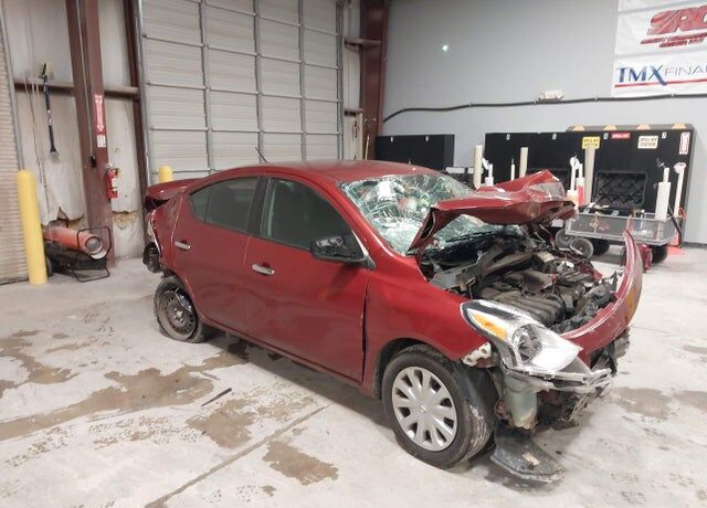 2017 NISSAN Versa