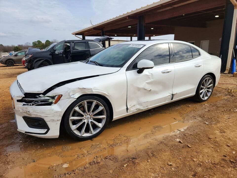 2021 VOLVO S60