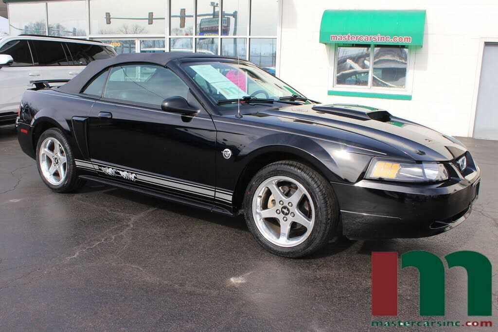 2004 FORD Mustang